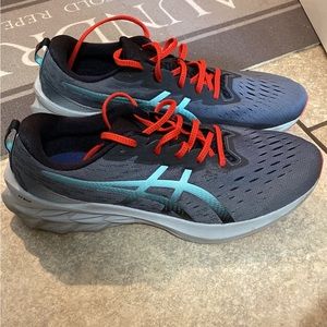 ASICS men’s shoes